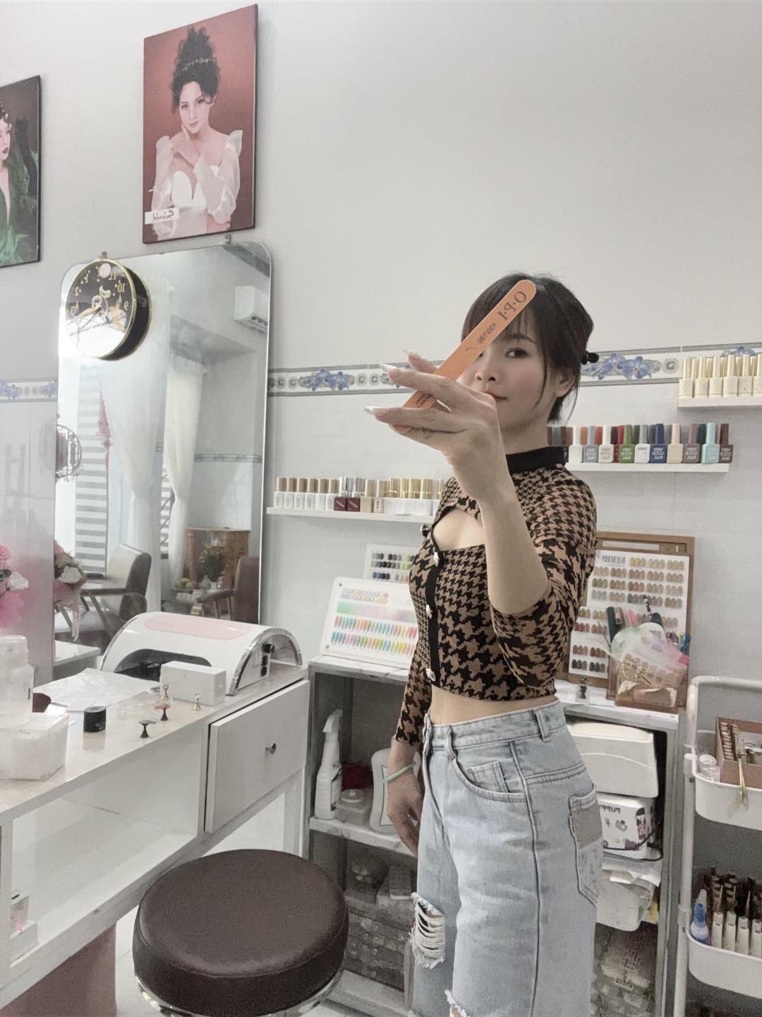 học viên ngành nail tại Kim Loan Beauty Hòa Thành Tây Ninh
