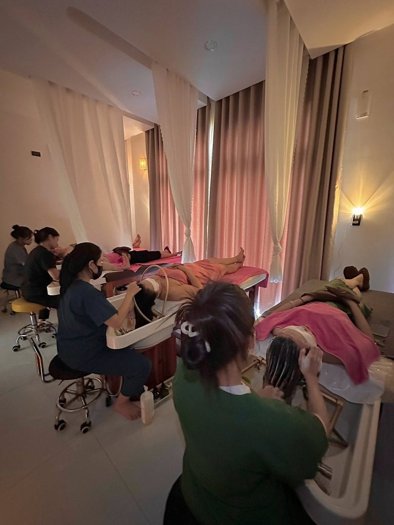 Không gian gội đầu dưỡng sinh thư giãn tại Kim Loan Beauty Hòa Thành Tây Ninh