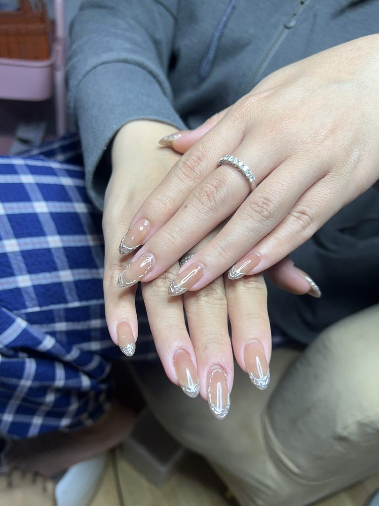 Mẫu nail ombre trắng nude sang trọng tại Kim Loan Beauty Hòa Thành Tây Ninh