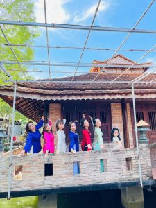 khach than quen nail toc nu